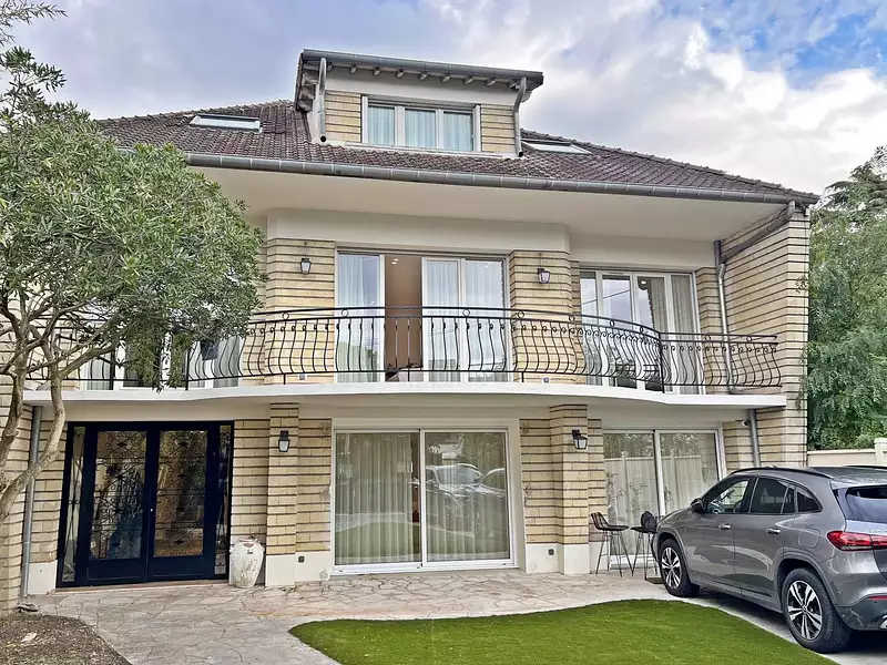 Maison, 330 m²