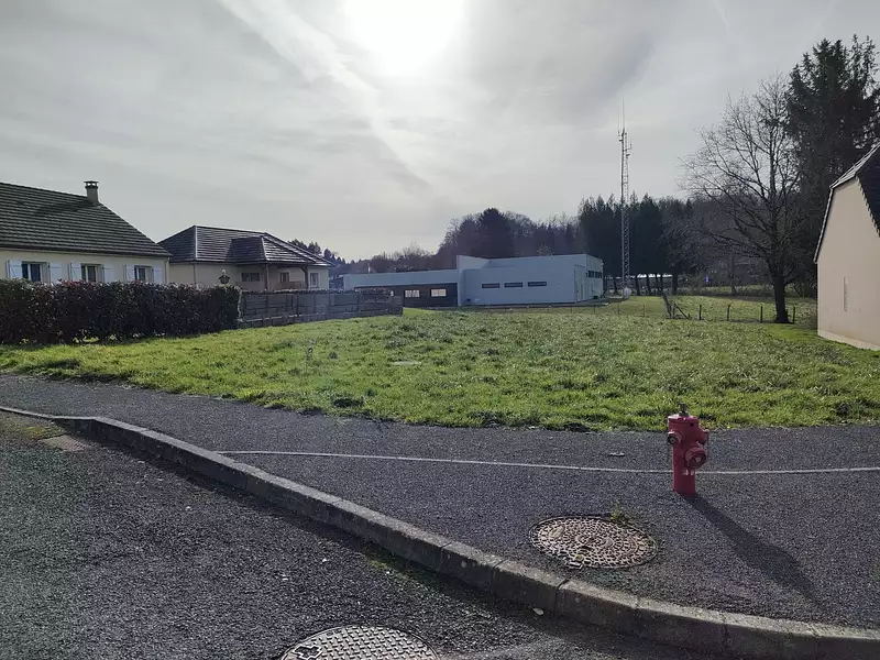 Terrain, 887 m²