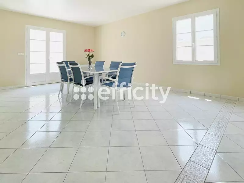 Maison, 156 m²