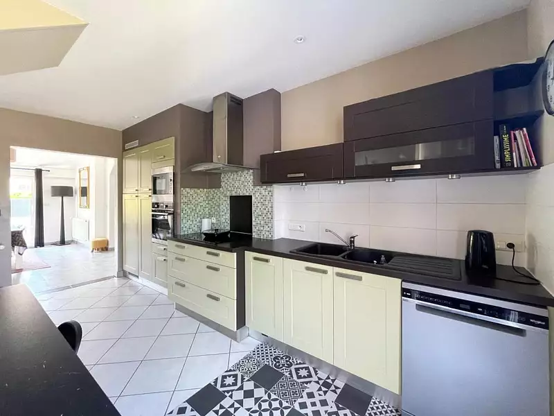 Maison, 168 m²