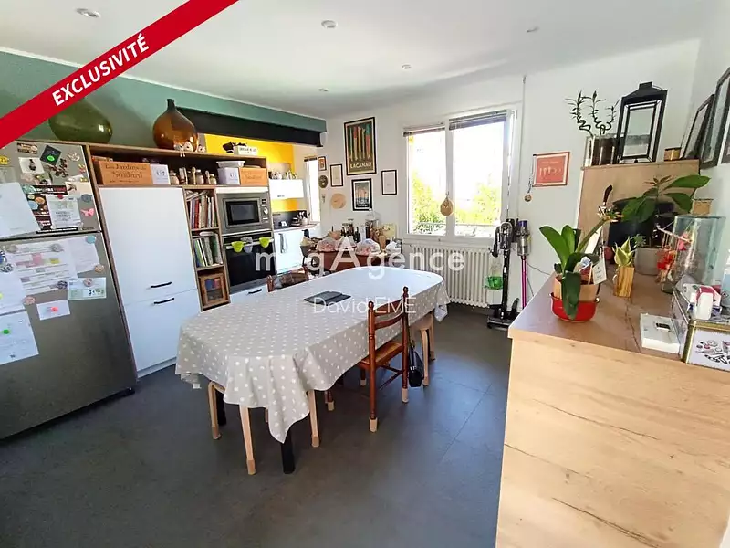 Maison, 240 m²