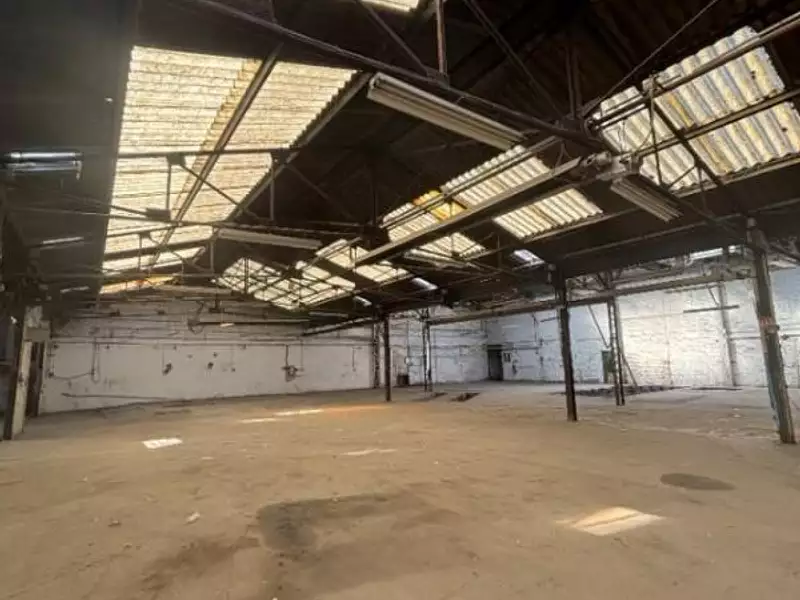 Immeuble, 2 800 m²