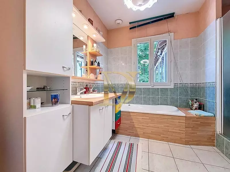 Maison, 227 m²