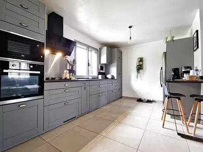 Maison, 196 m²