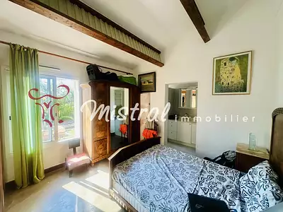 Maison, 240 m²