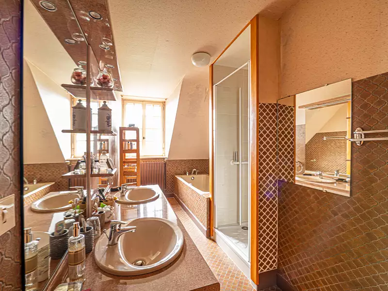 Maison, 240 m²