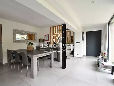 Maison, 200 m²