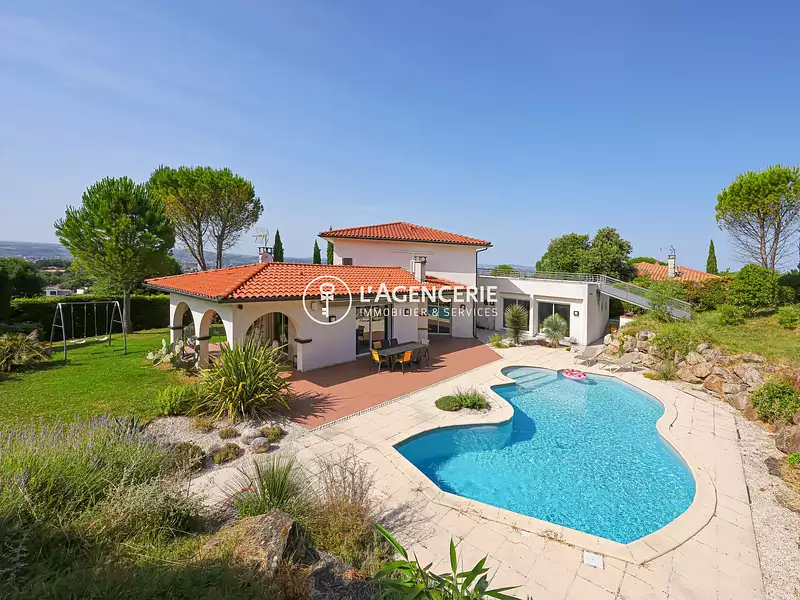Maison, 210 m²