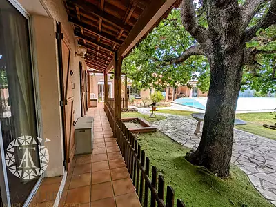 Maison, 225 m²