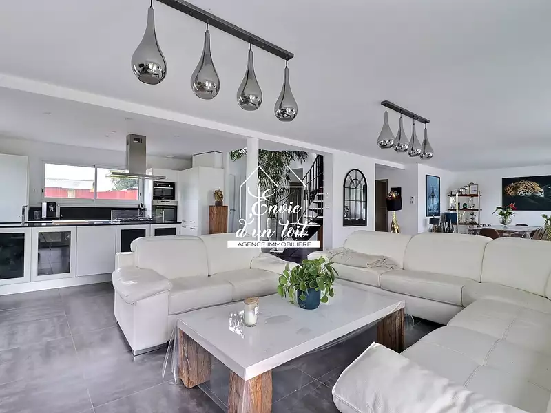 Maison, 218 m²