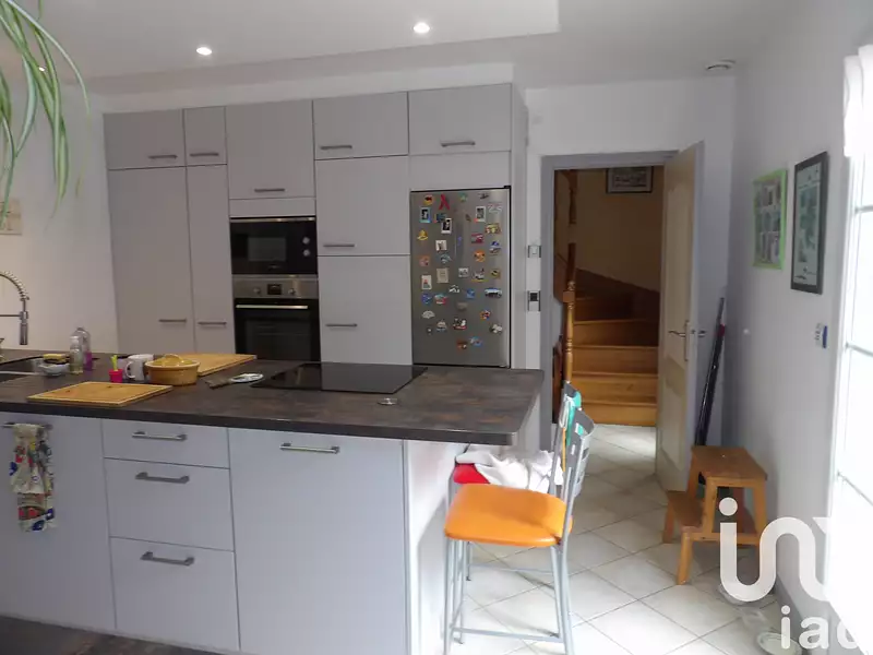 Maison, 235 m²