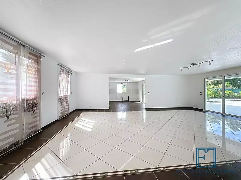 Maison, 322 m²