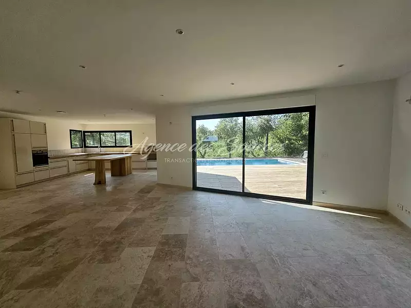 Maison, 176,58 m²