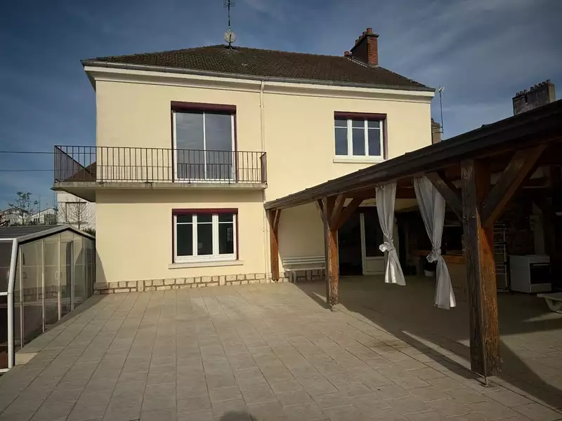 Maison, 166 m²