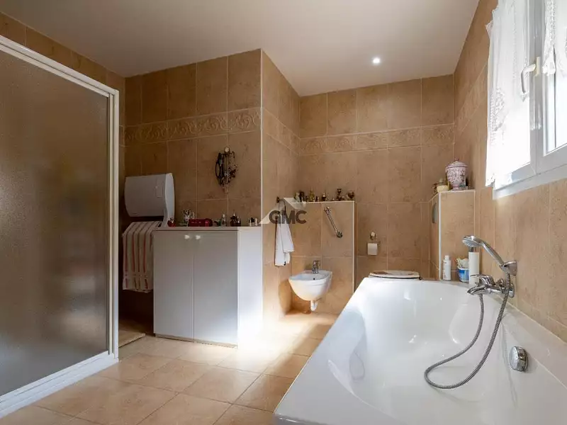Maison, 200 m²