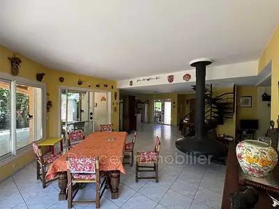 Maison, 208 m²