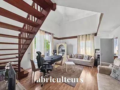 295 000 € 3 782 €/m² Appartement • 78 m² • 4 pièces • 3 chambres Villeneuve-la-Garenne (92390)