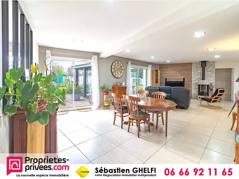 Maison, 220 m²