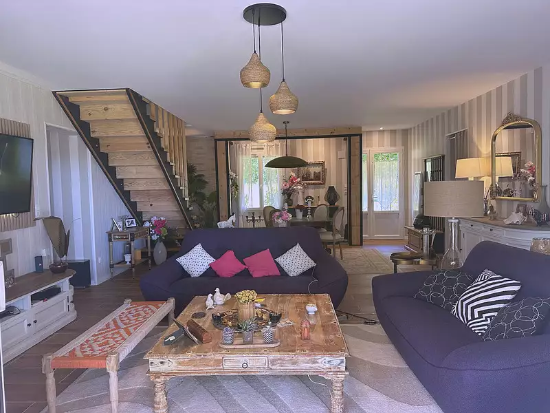 Maison, 210 m²