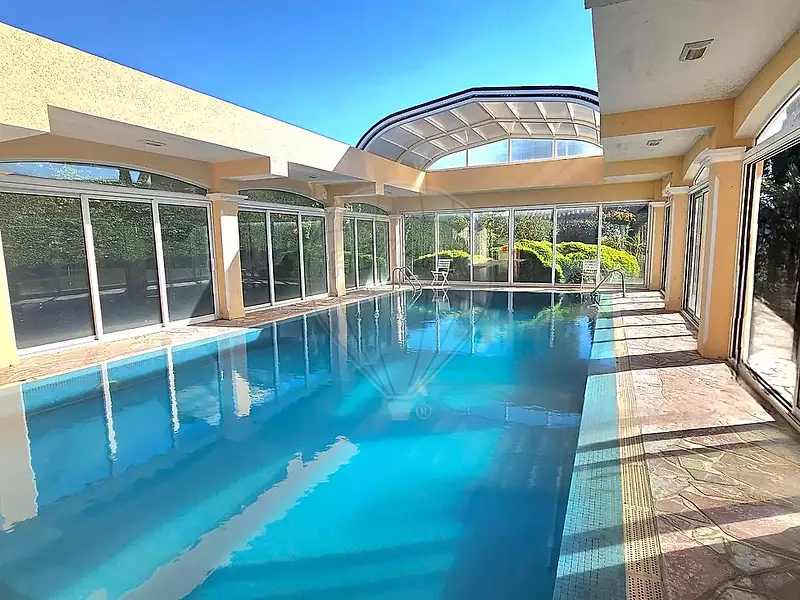 Maison, 310 m²