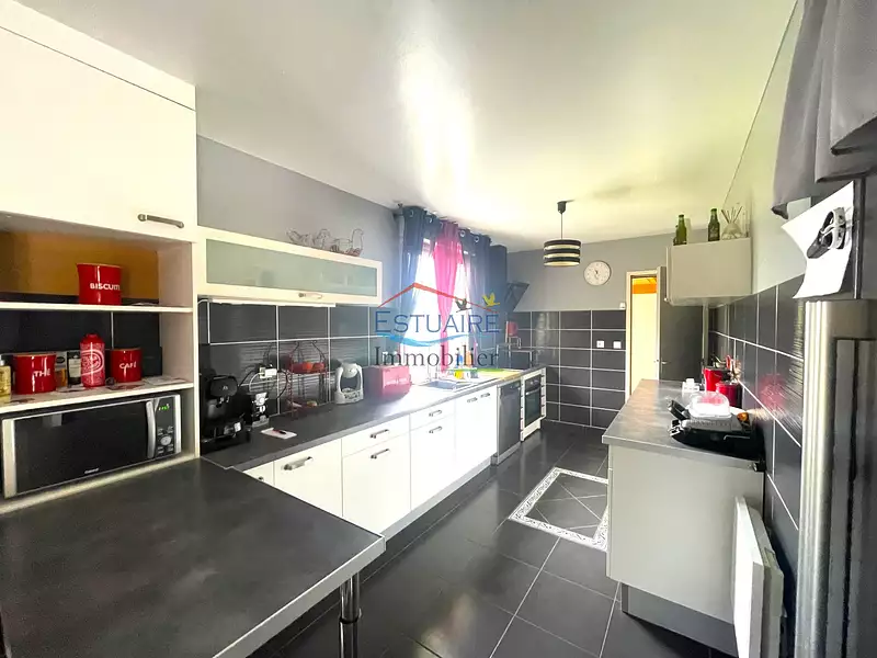 Maison, 99 m²