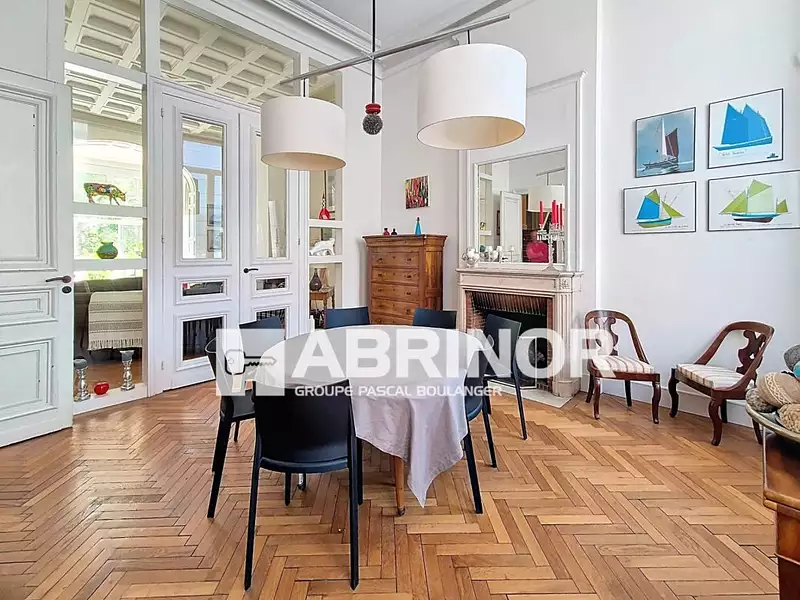 Maison, 275 m²