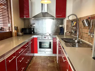 Maison, 225 m²