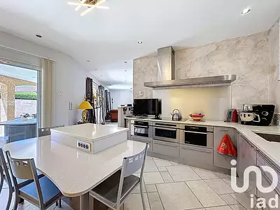 Maison, 184 m²