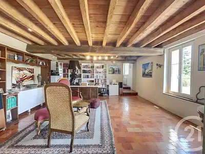 Maison, 255,6 m²