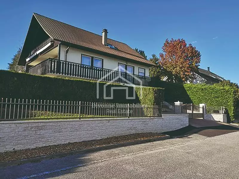 Maison, 196 m²