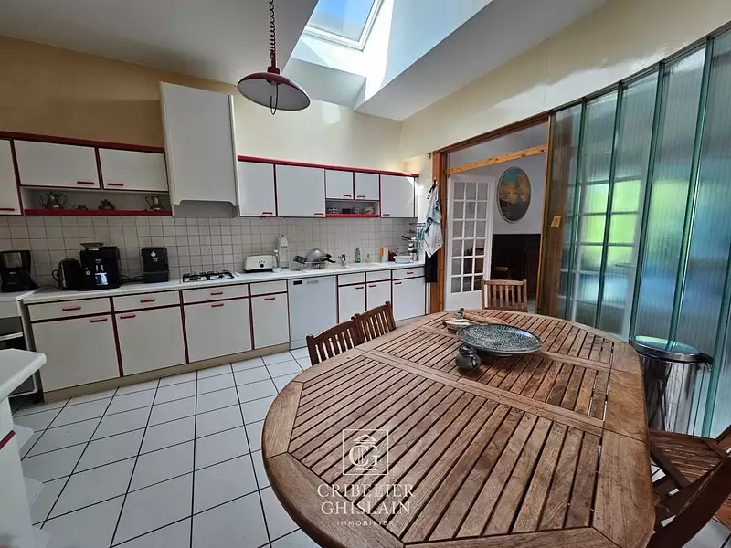 Maison, 248 m²