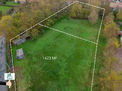 Terrain, 1 423 m²