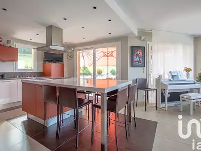 Maison, 281 m²