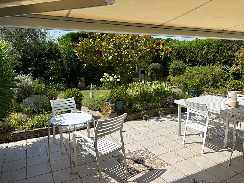 Maison, 166 m²
