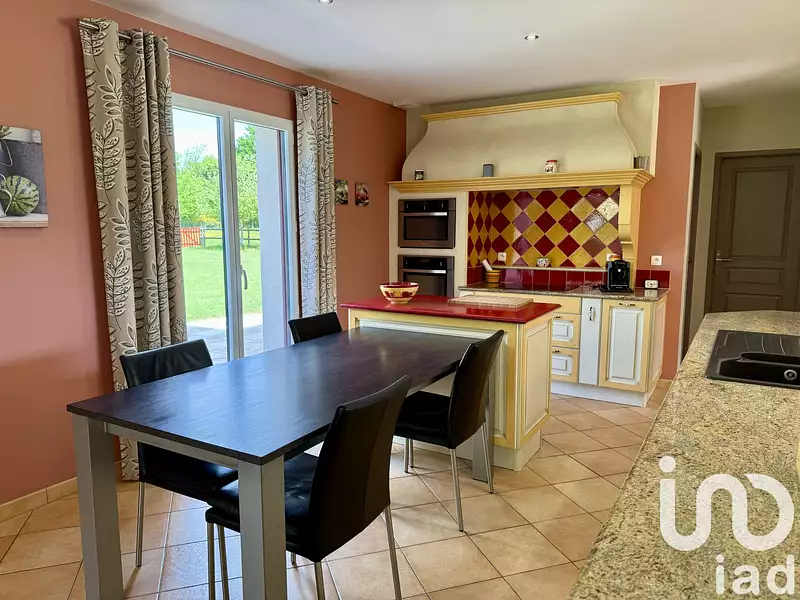 Maison, 220 m²