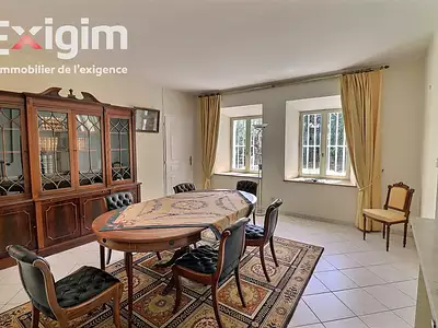 Maison, 330 m²