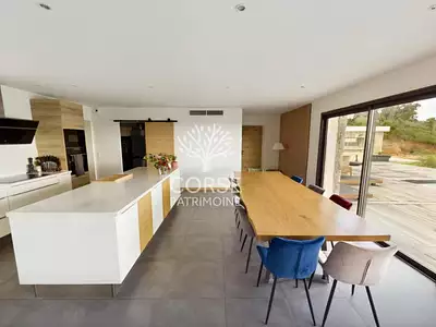 Maison, 325 m²