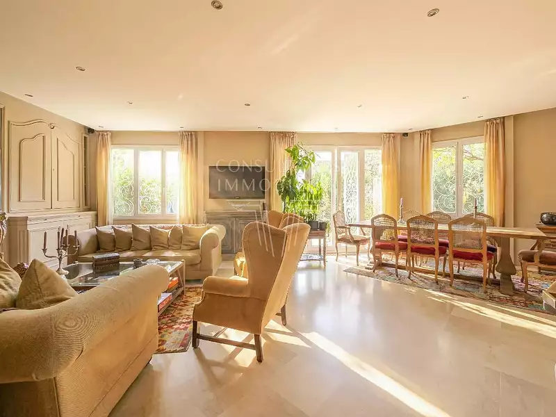 Appartement, 182,07 m²