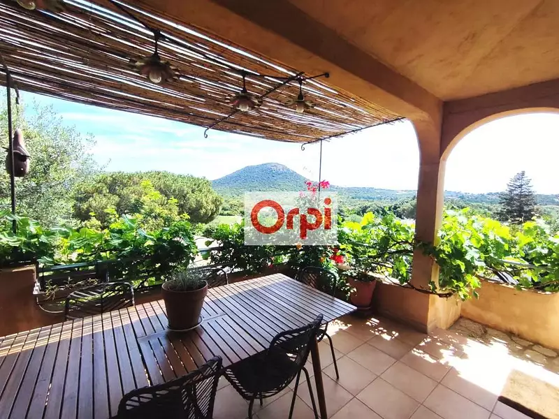 Maison, 168 m²