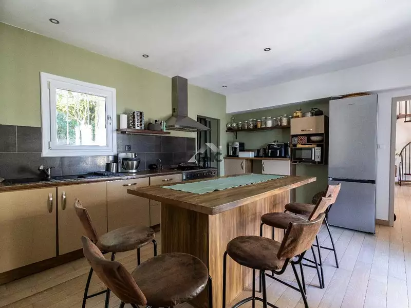Maison, 219 m²