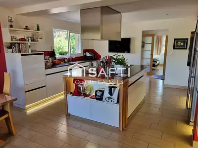 Maison, 197 m²