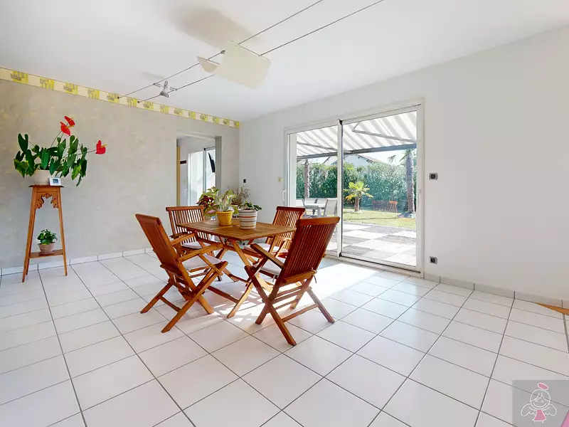 Maison, 204 m²