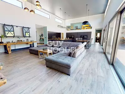 Maison, 240 m²