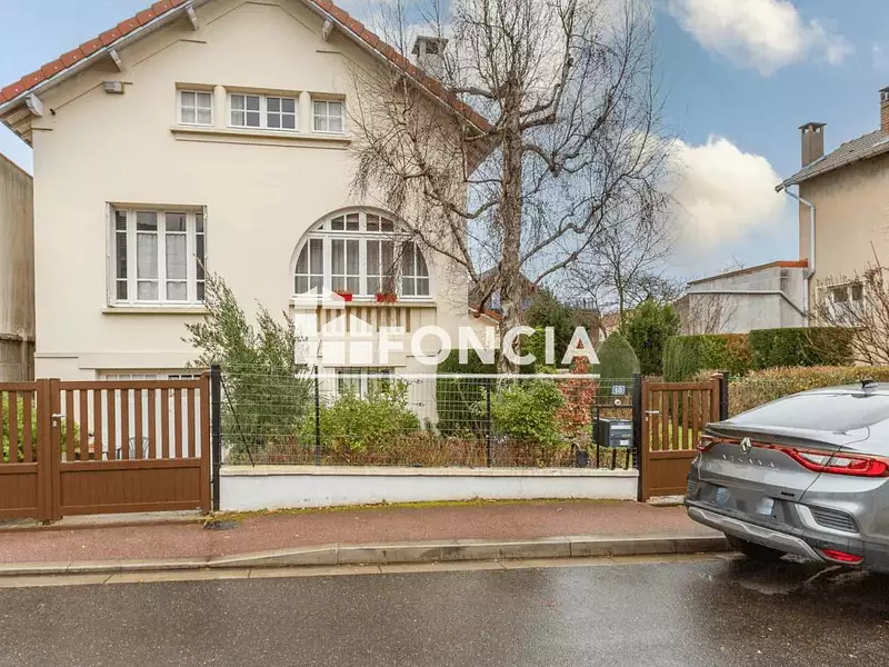 Maison, 238 m²