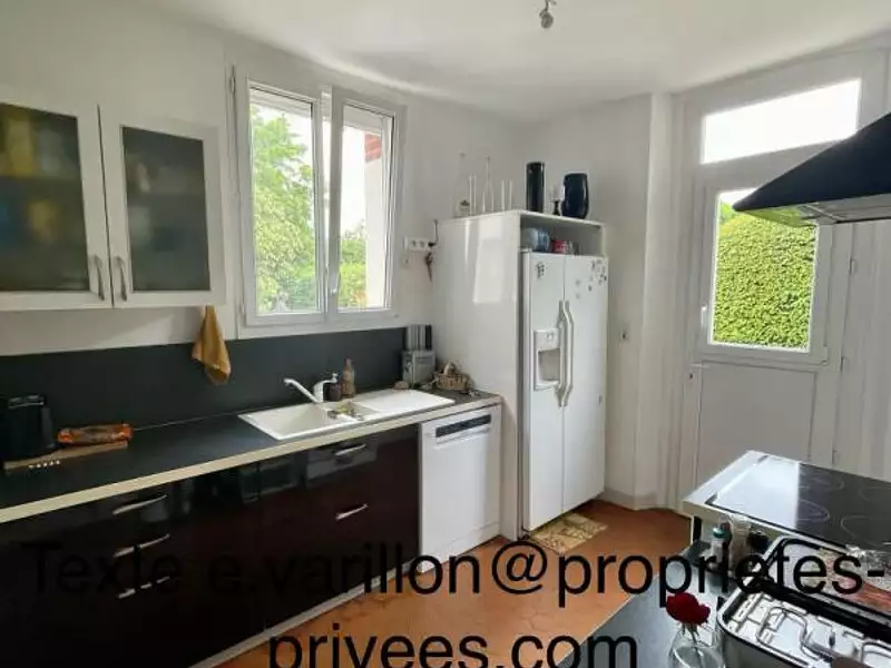 Maison, 220 m²