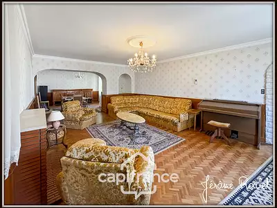 Maison, 196 m²