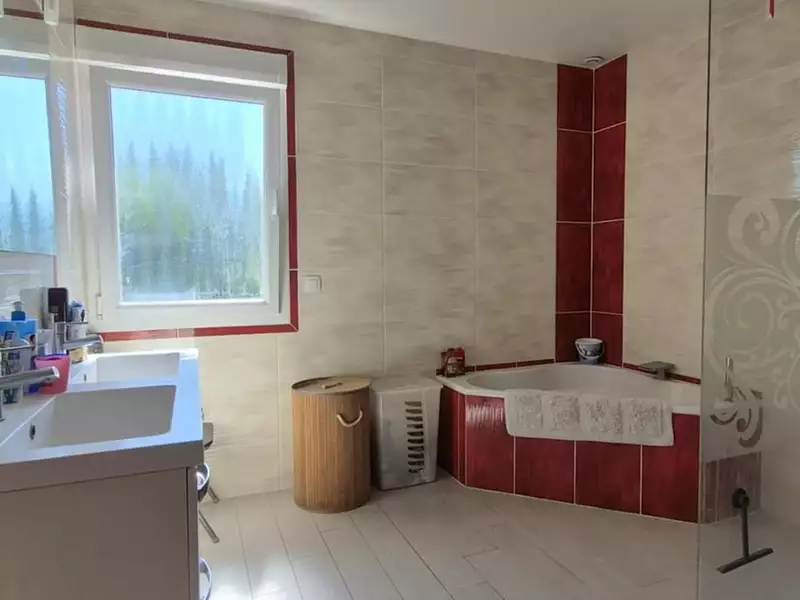 Maison, 192 m²