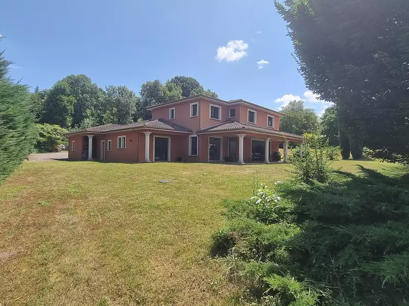 Maison, 255 m²