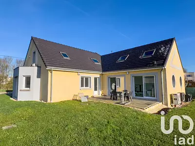 Maison, 225 m²
