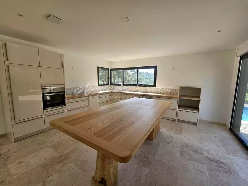 Maison, 176,58 m²